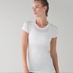 LULU swiftly tech short sleeve (size 4)